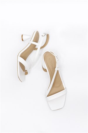 Beyaz Topuklu Kadın Sandalet 856