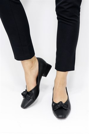 Siyah Alçak Topuklu Kadın Ayakkabı 06