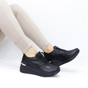 Siyah Dolgu Topuk Bağlı Spor Ayakkabı 609
