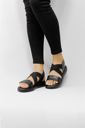 Siyah Dolgu Topuk Kadın Sandalet LS06