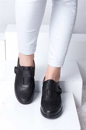 Siyah Kakiki Deri Dolgu Topuk Kadın Ayakkabı P28