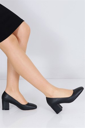 Siyah Kalın Topuk Kadın Ayakkabı 830