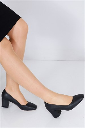 Siyah Kalın Topuk Kadın Ayakkabı 830
