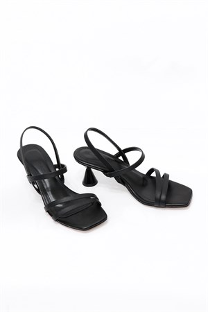 Siyah Topuklu Kadın Sandalet 823